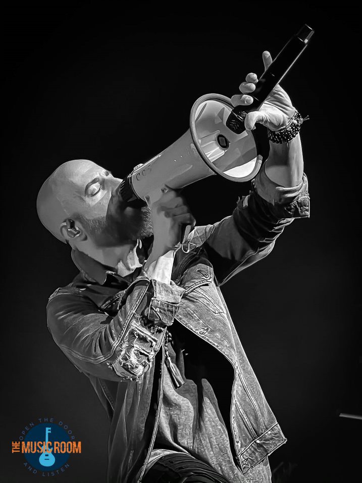 Chris Daughtry Bullhorn