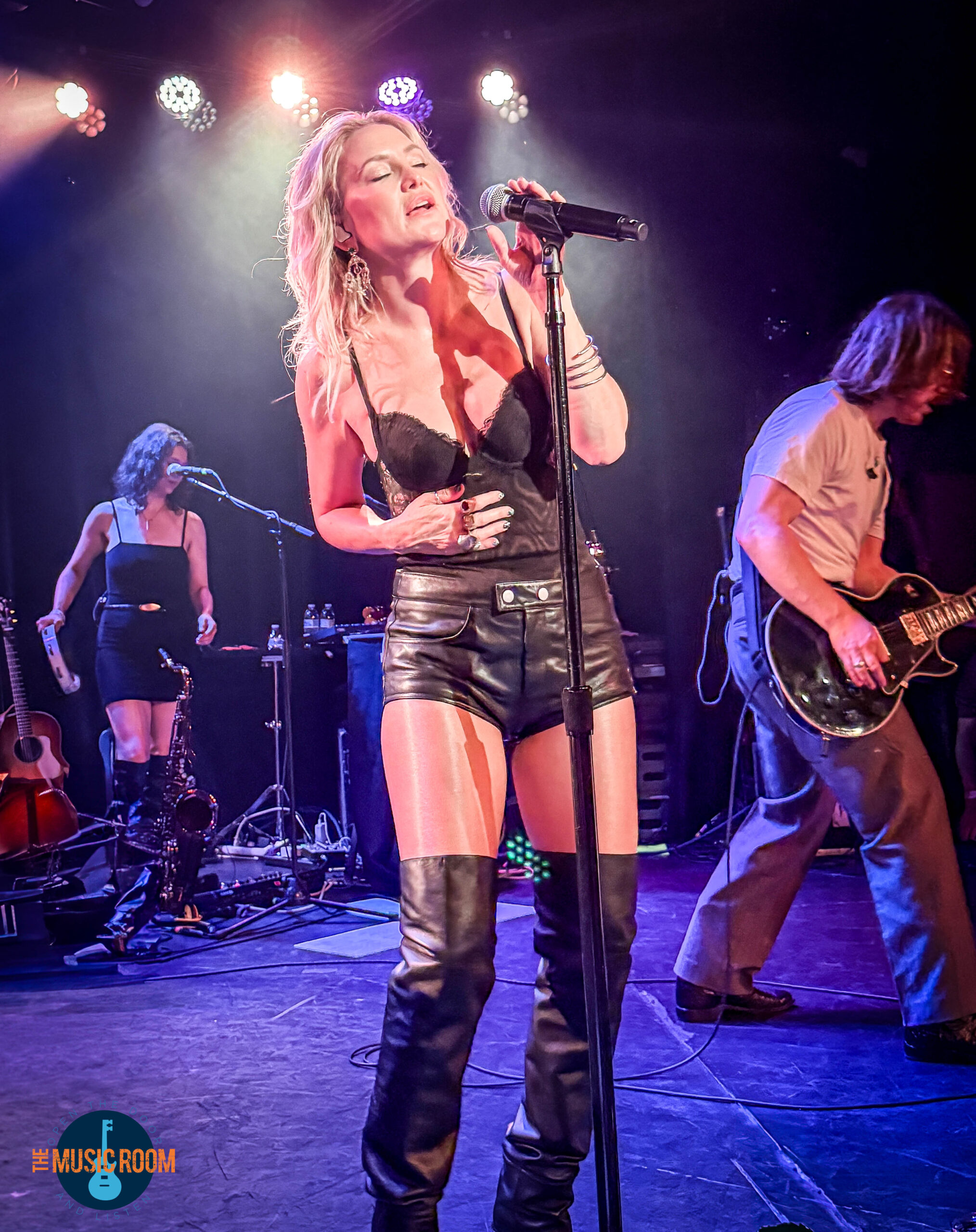 Kate Hudson live performance at iconic LA venue The Roxy